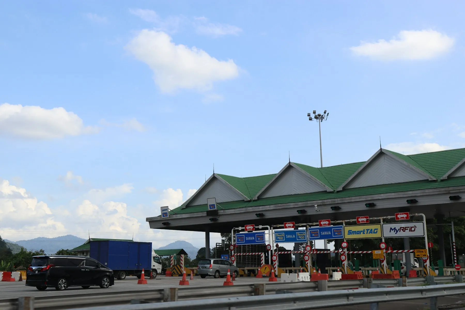 A Malaysian toll plaza with SmartTAG lanes.